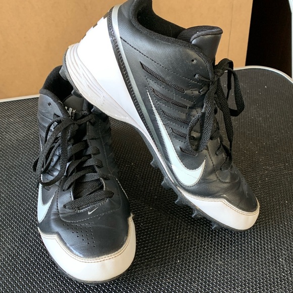 Nike Landshark Cleats - Picture 1 of 8